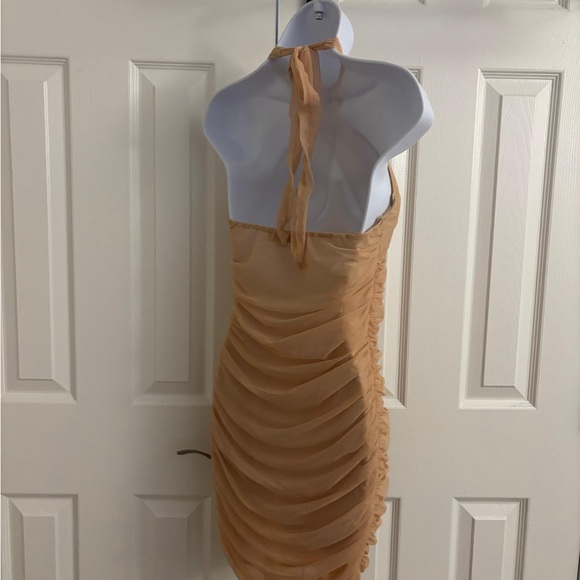 Dollskill Tic Toc tan halter neck ruched dress Size L #summerdress #halterneck - Picture 5 of 10